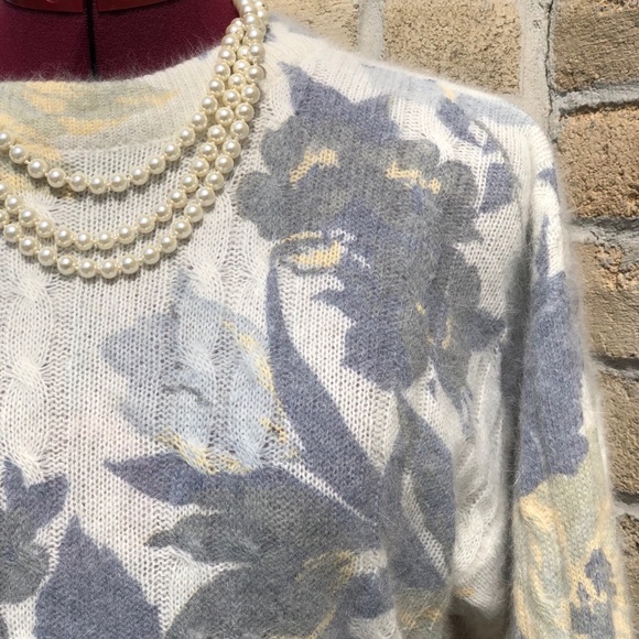 Cleo Angora Wool Floral Woman’s Sweater Sm - Picture 2 of 5